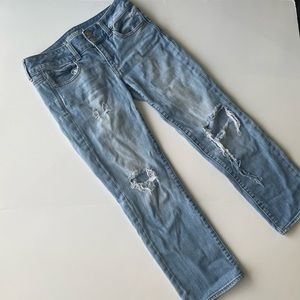 Size 2 American eagle jeans. Just pulled tags off and they didn’t fit:(